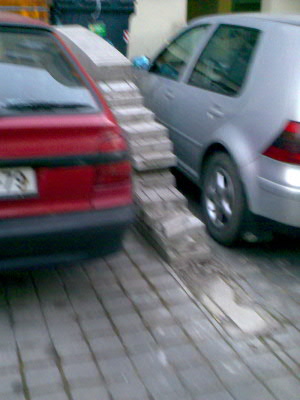 Parkoviště na sídlišti Černý Most